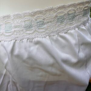Vintage Olga White Lace Trim half slip S/ M